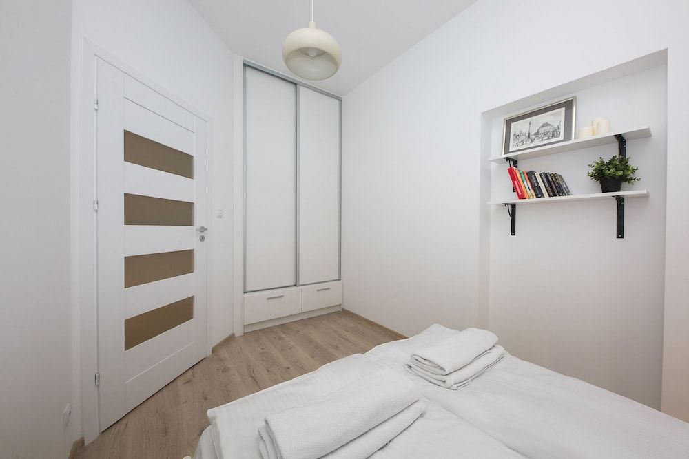 undefined ShortStayPoland Środkowa - B49 4