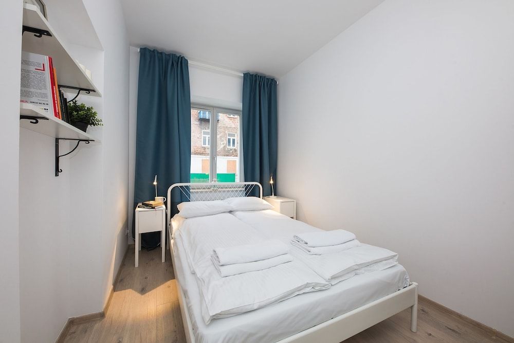 undefined ShortStayPoland Środkowa - B49 6