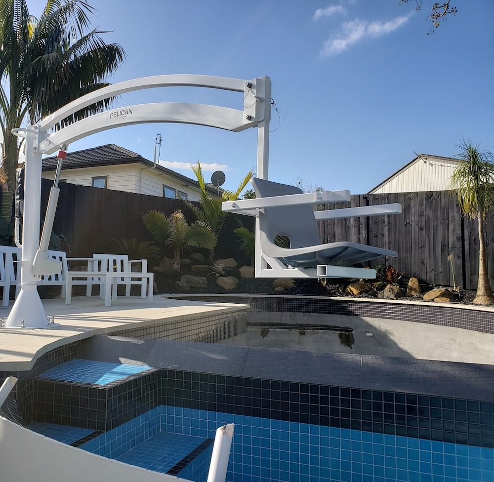 undefined Attitude BnB 6