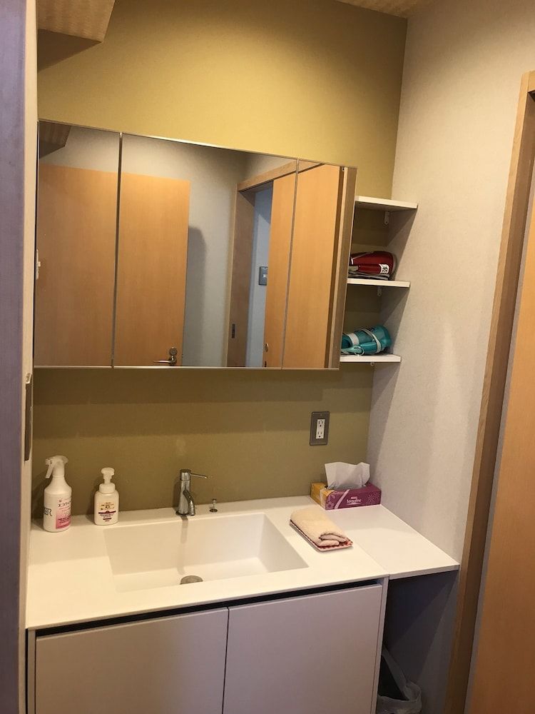 Career Corporation Bunk Bed Room Non Smoking Check-in 12-7pm Must contact arrival time 6