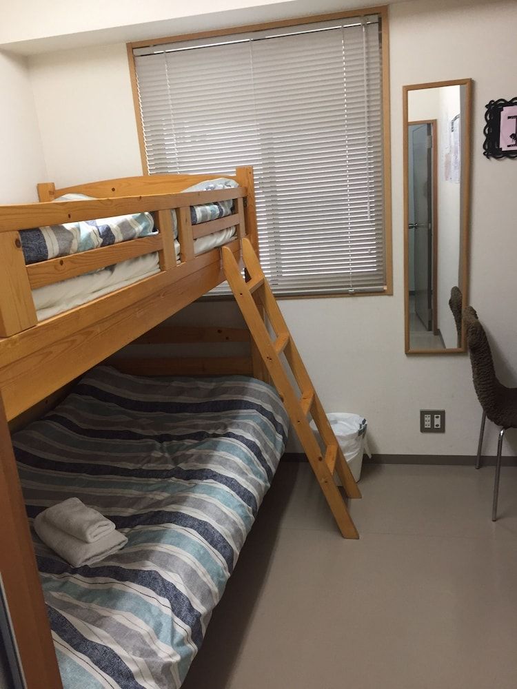 Career Corporation Bunk Bed Room Non Smoking Check-in 12-7pm Must contact arrival time 2