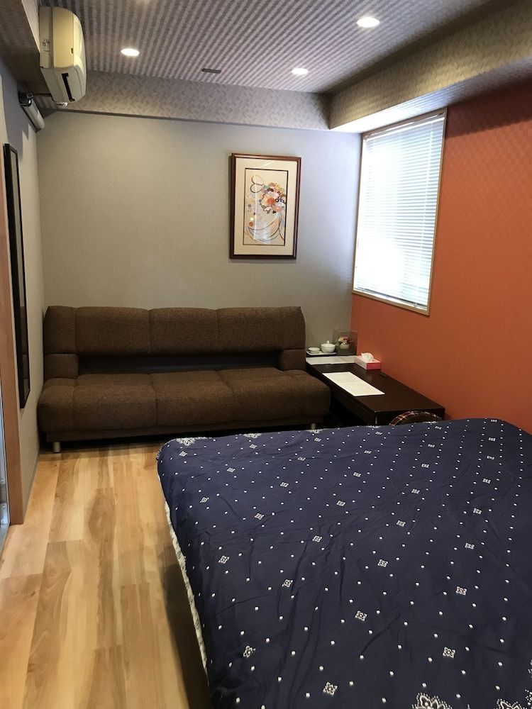 Career Corporation Queen Bed Room Non Smoking Check-in 12-7pm Must contact arrival time 6