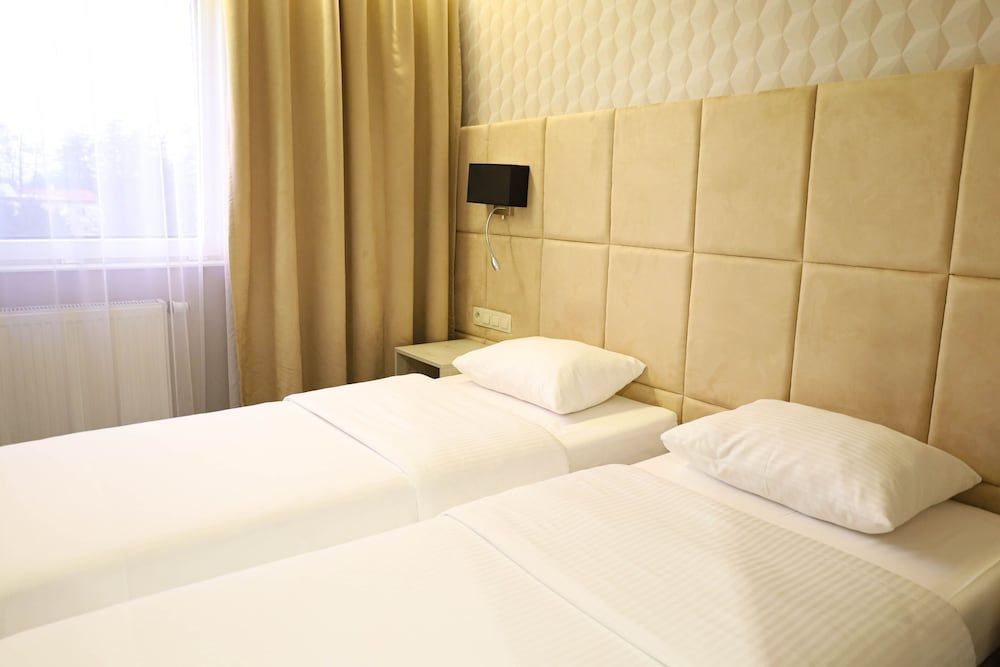 Citi Hotel's Warszawa-Falenty Standard Twin Room 2