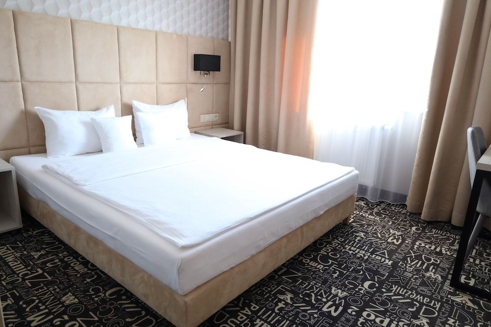 Citi Hotel's Warszawa-Falenty Junior Twin Room 2
