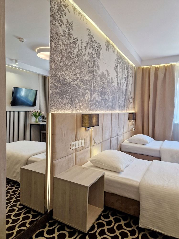Citi Hotel's Warszawa-Falenty Standard Twin Room 5