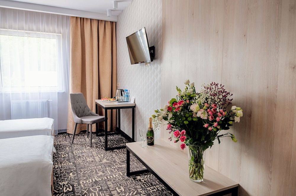 Citi Hotel's Warszawa-Falenty Junior Twin Room 6