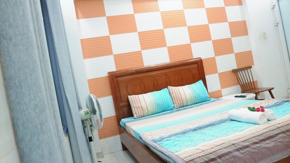 undefined Smiley Apartment 8 9