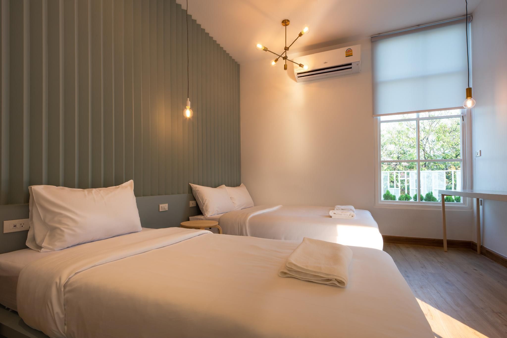 Boxpackers Hostel Phranakorn Triple Room with Shared Bathroom 2