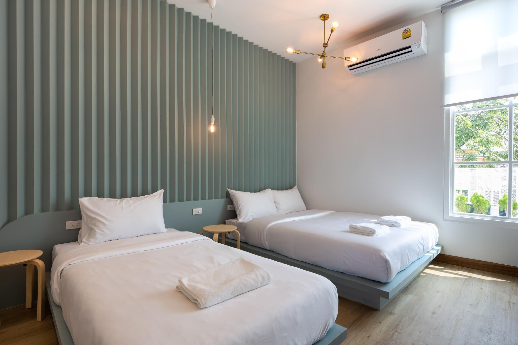 Boxpackers Hostel Phranakorn Triple Room with Shared Bathroom