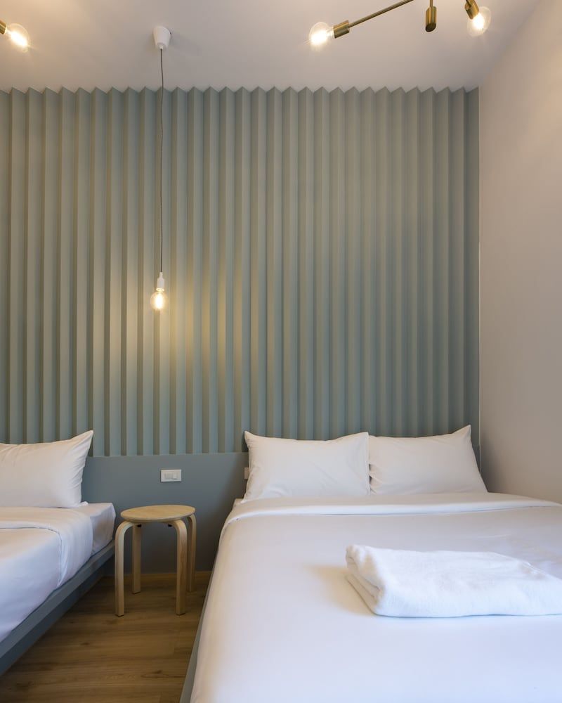 Boxpackers Hostel Phranakorn Standard Triple Room with Shared Bathroom