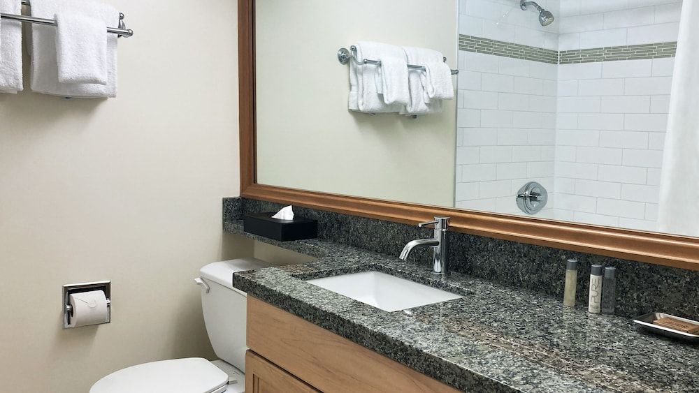 Mountain Side Hotel Whistler by Executive Suite, 1 Bedroom 2