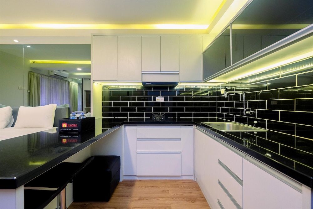 undefined Elegant and Comfy Studio Amethyst Apartment 6