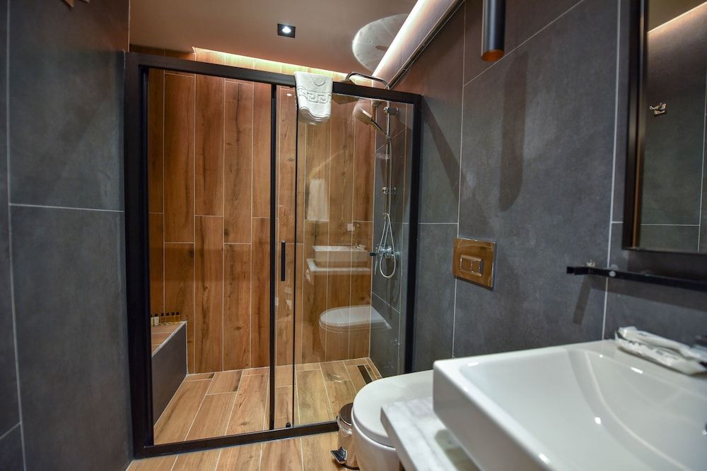 Casa Luxury Hotel Semi Basement - No Balcony 4