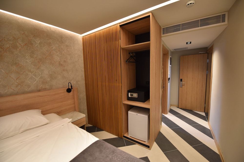 Casa Luxury Hotel Semi Basement - No Balcony 10