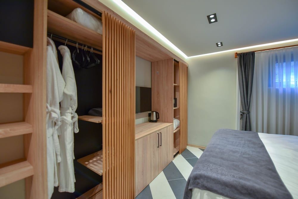 Casa Luxury Hotel Semi Basement - No Balcony 9