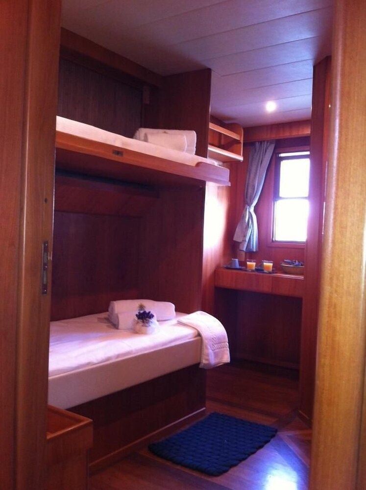 Yacht Fortebraccio Venezia Single Room 3
