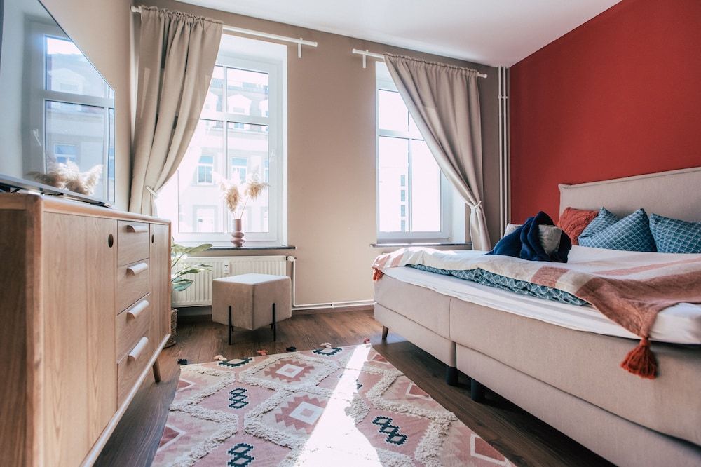 Luga Homes - Mitte *Midtown* 2-Room Apartment with Kitchen 10