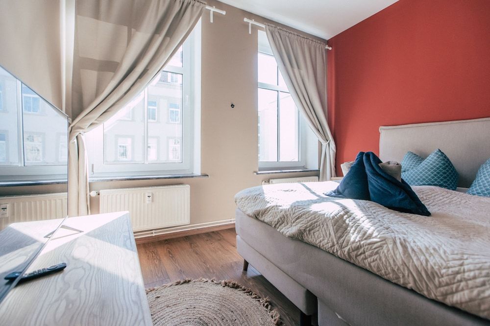 Luga Homes - Mitte *Midtown* 2-Room Apartment with Kitchen 7