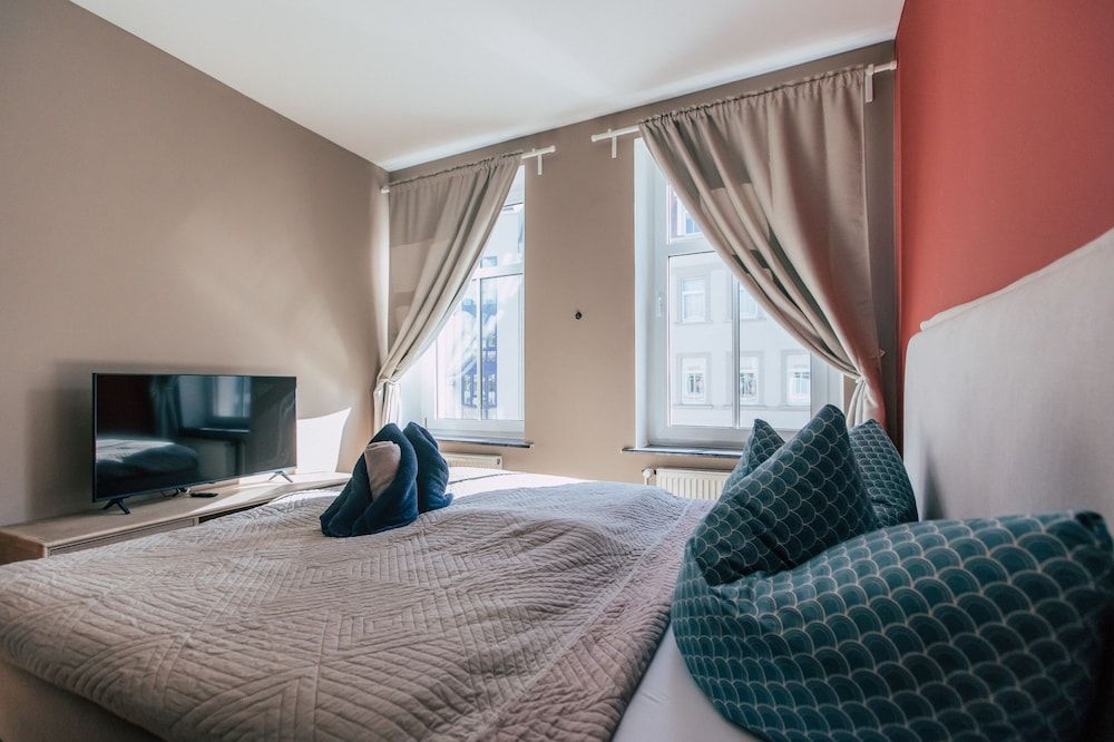 Luga Homes - Mitte *Midtown* 2-Room Apartment with Kitchen 9