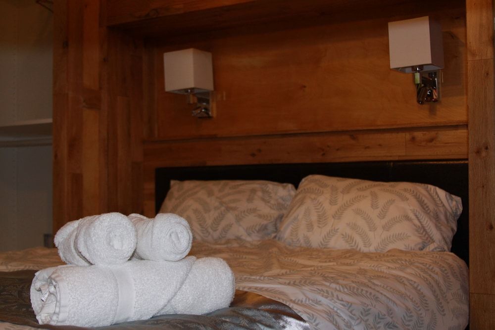 Large Rm4_In Cozy Apartment_Double_16.5S