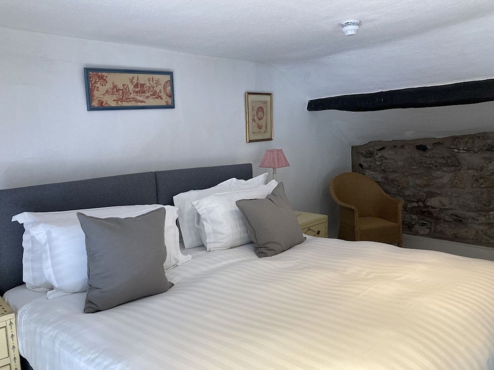 The Snooty Fox Comfort Double Room 3