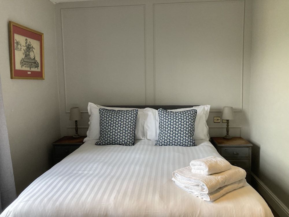 The Snooty Fox Double Room 3