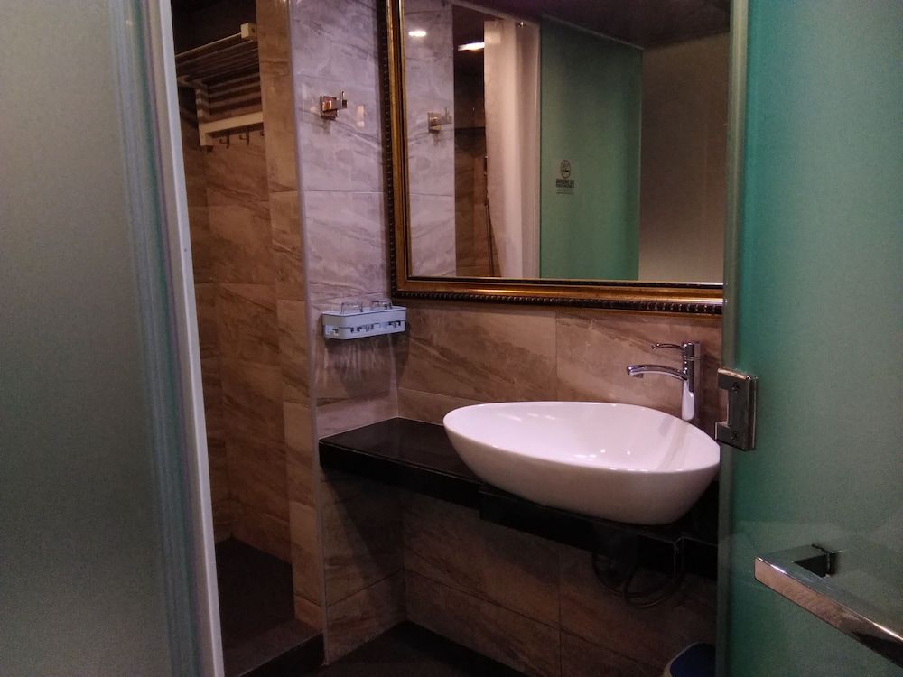 77 Boutique Hotel Deluxe Room, No Windows 12