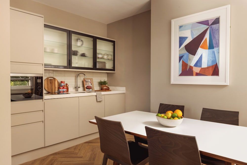 undefined Native Hyde Park 4