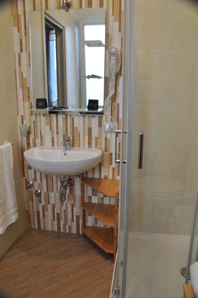 Le Tre Gemme Comfort Double Room 4