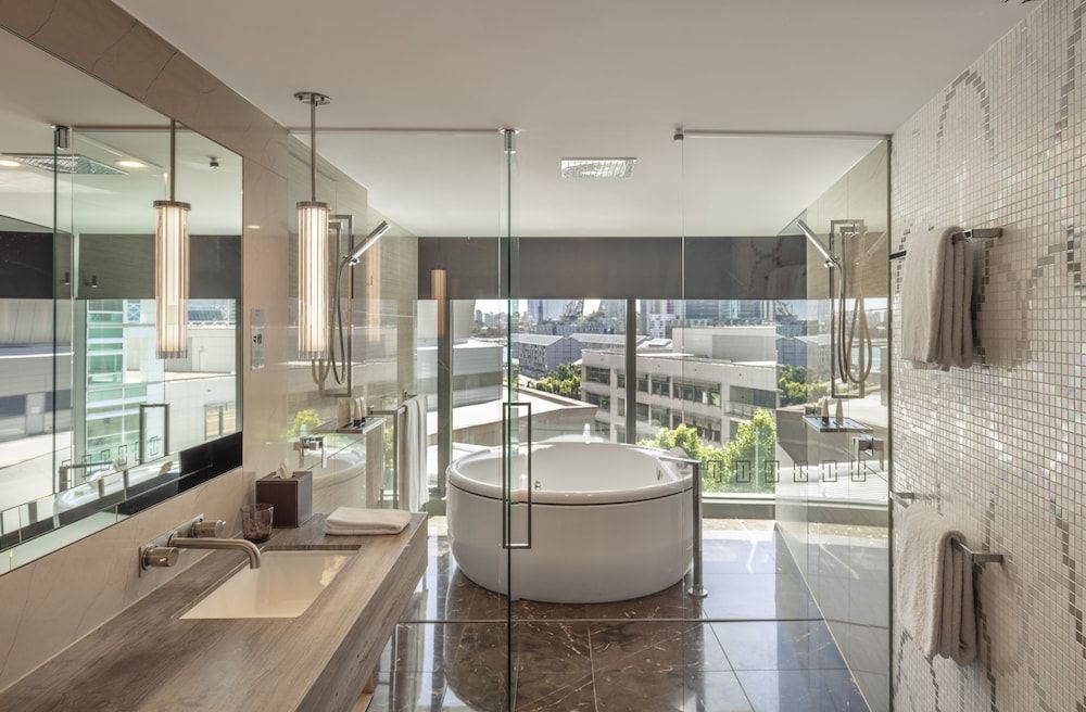 Adored Suite