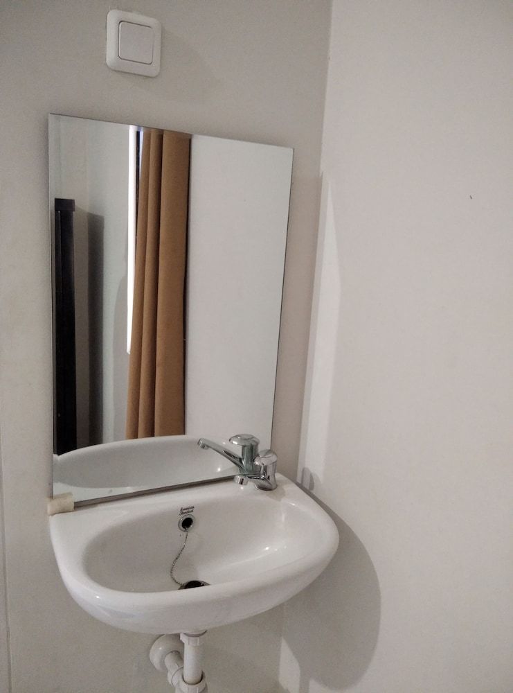 Wisma Anton Soedjarwo Standard Room 8