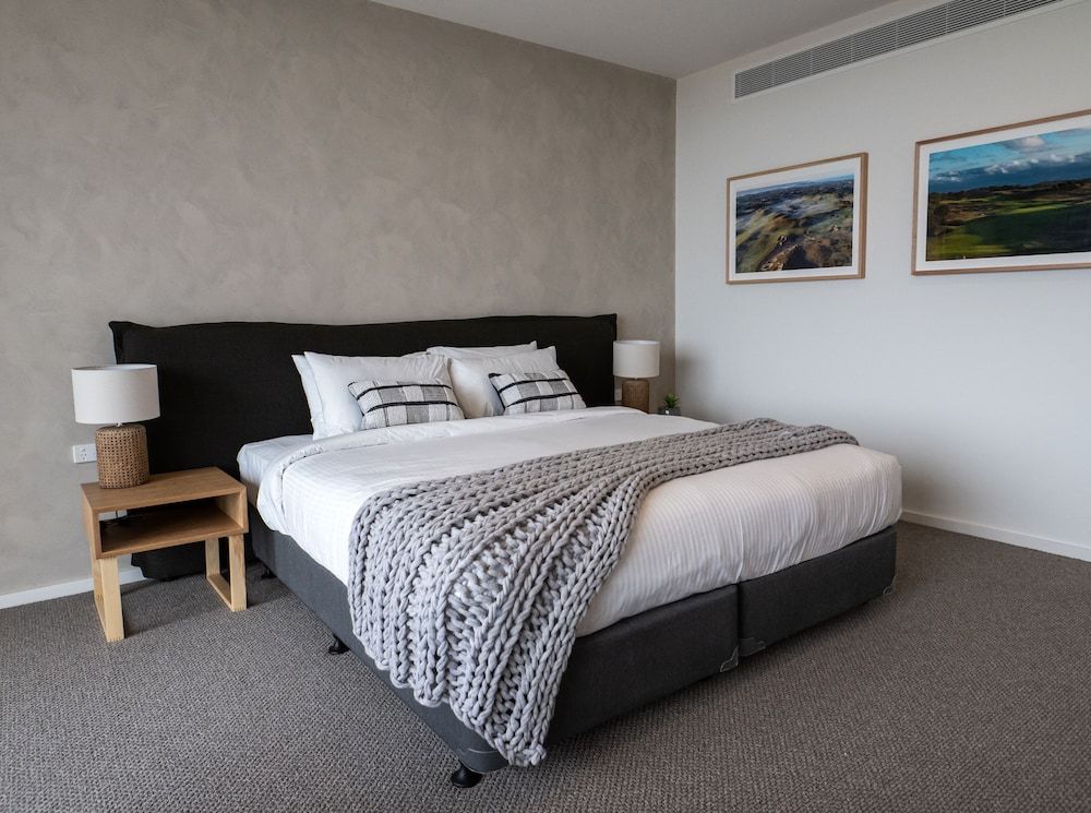 Peninsula Room