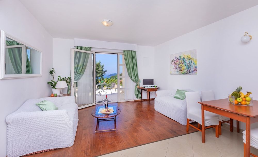 Residences Island View Superior Suite, Terrace, Sea View 7