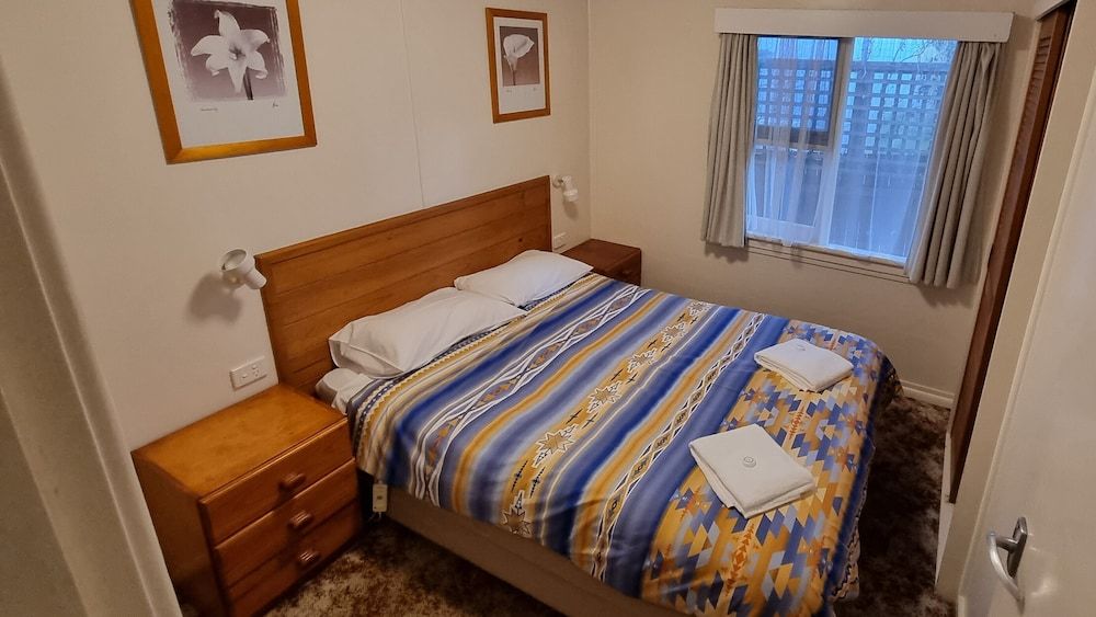 Flats Elite Deluxe Room, Two Bedroom, Kitchen (Unit 1) 2