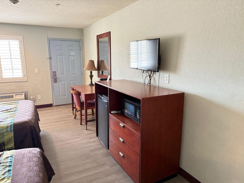 Hotel O Bien Venido Pearsall I-35 Room, 2 Queen Beds, Non Smoking 6