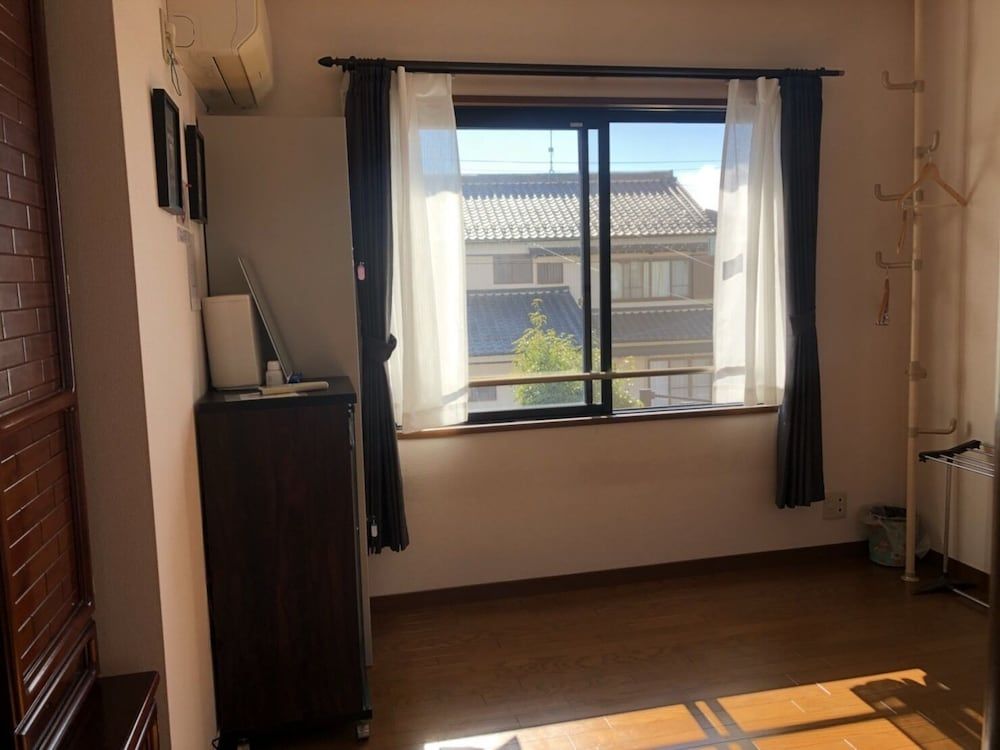 Shared Dormitory, Women only (1)