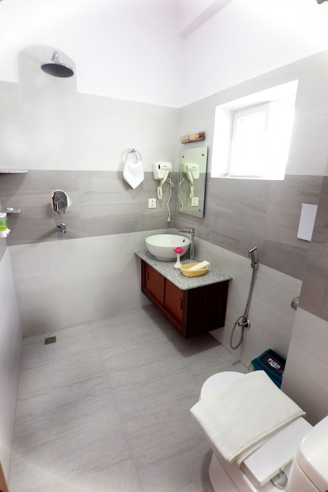 Hotel Eco Tree Pokhara Deluxe Twin Room 8