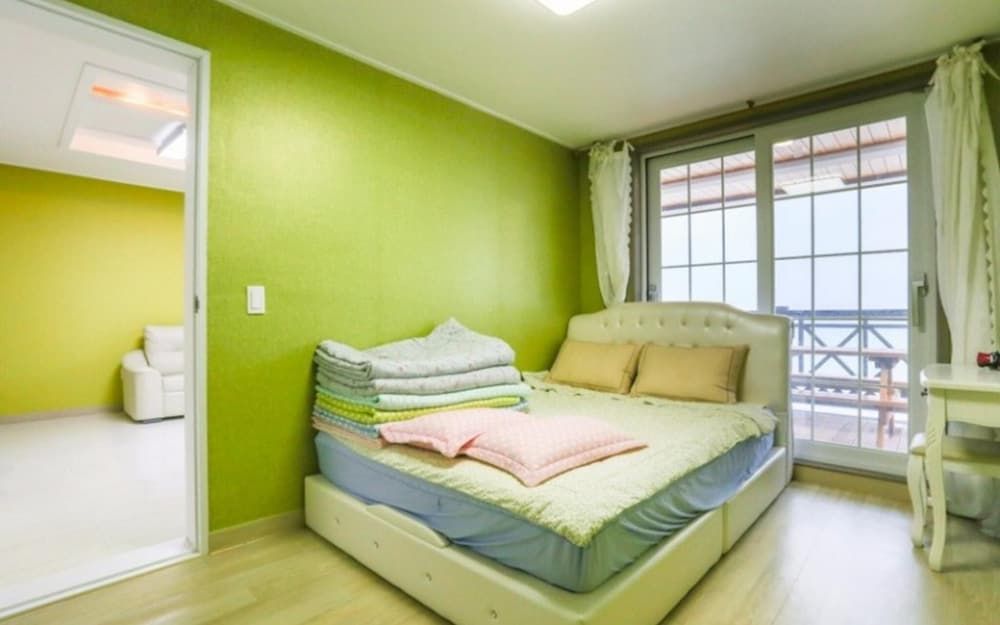 Busan O2 Pension Room (202 Ocean View) 6