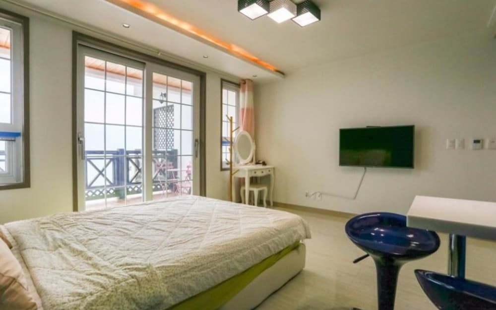 Busan O2 Pension Room (301 (Ocean View)) 4