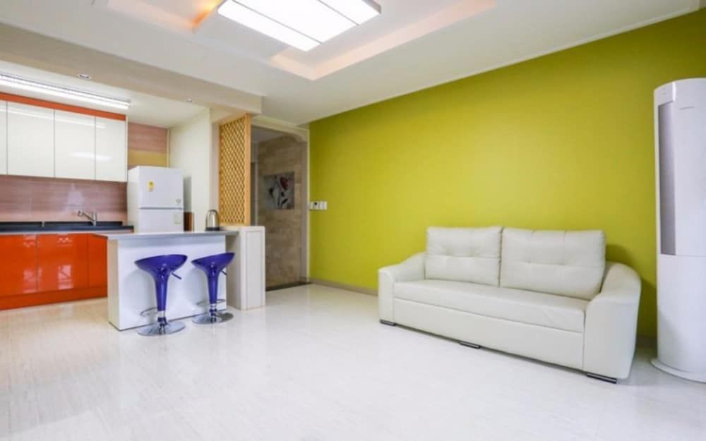 Busan O2 Pension Room (202 Ocean View) 3