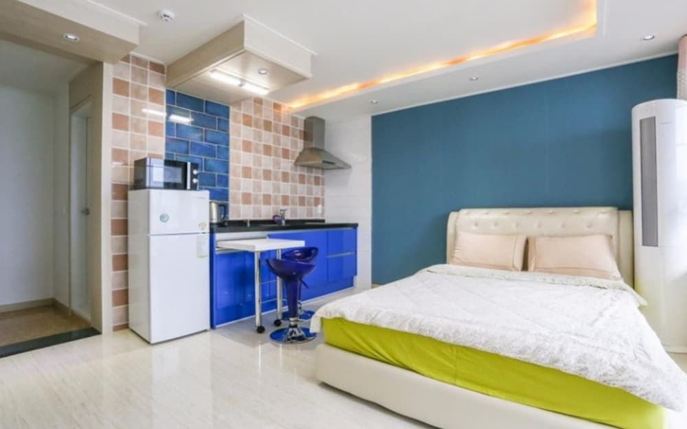 Busan O2 Pension Room (301 (Ocean View)) 2