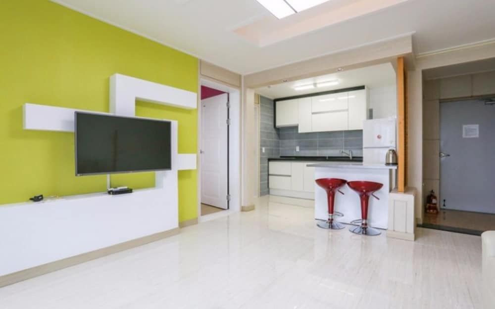 Busan O2 Pension Room (Room 302 (Ocean View))