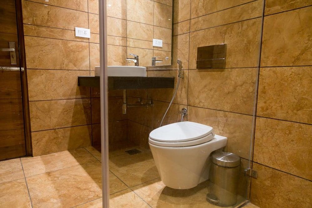 Hotel Hills Suite, City View 2