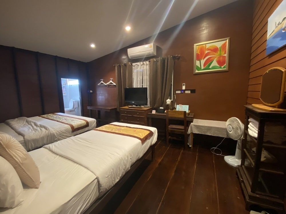 Reuan Vilawan Standard Triple Room 13