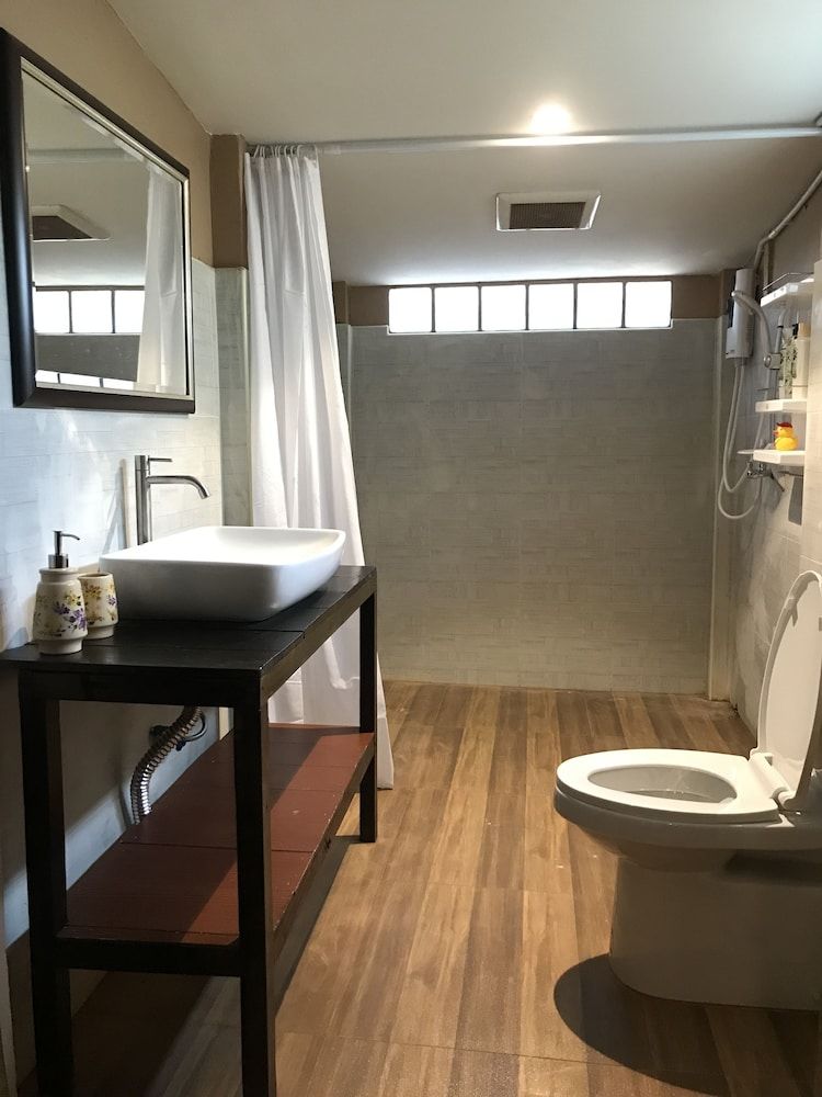 Reuan Vilawan Standard Triple Room 17