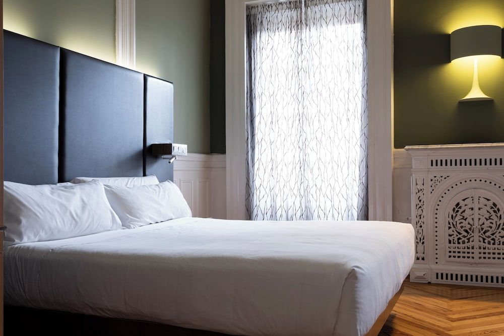 undefined Petit Palace Lealtad Plaza 8