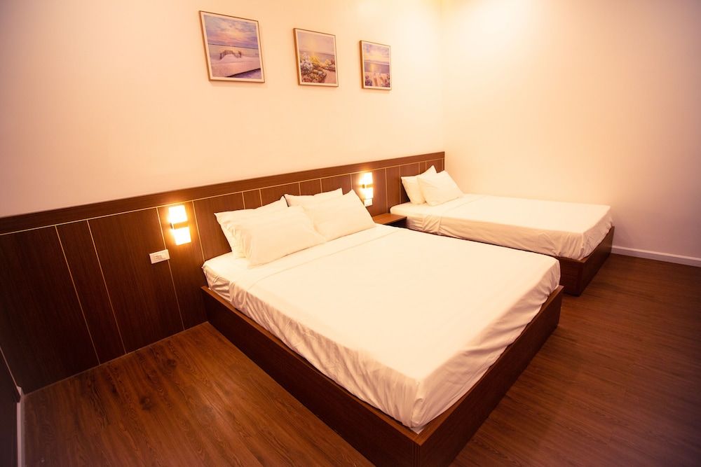 Marina Hotel Superior Family Room 2