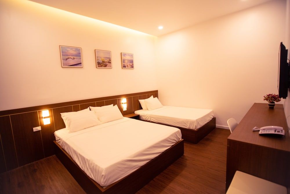 Marina Hotel Superior Family Room 3