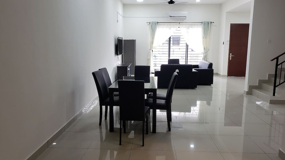 undefined SR Home Stay at KLIA 8