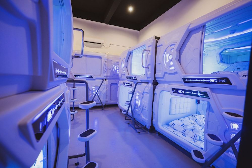 undefined Hashtag.Capsule.Hostel 8